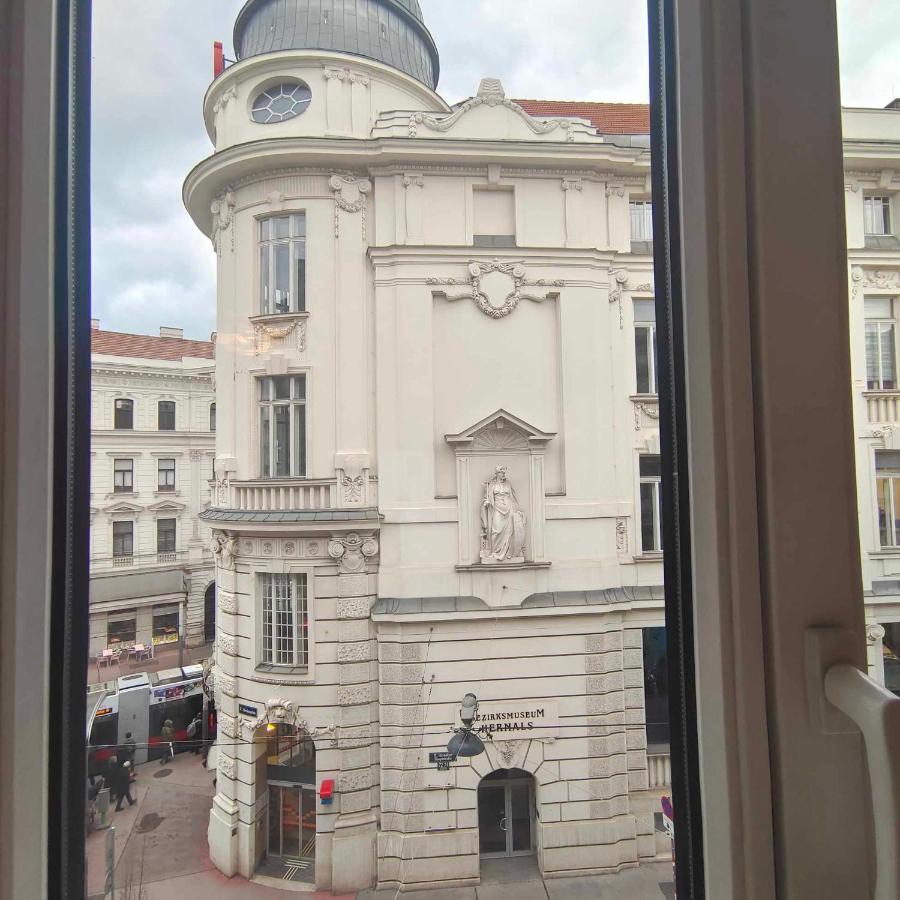 Large 4 In The Center Of Apartment Wien