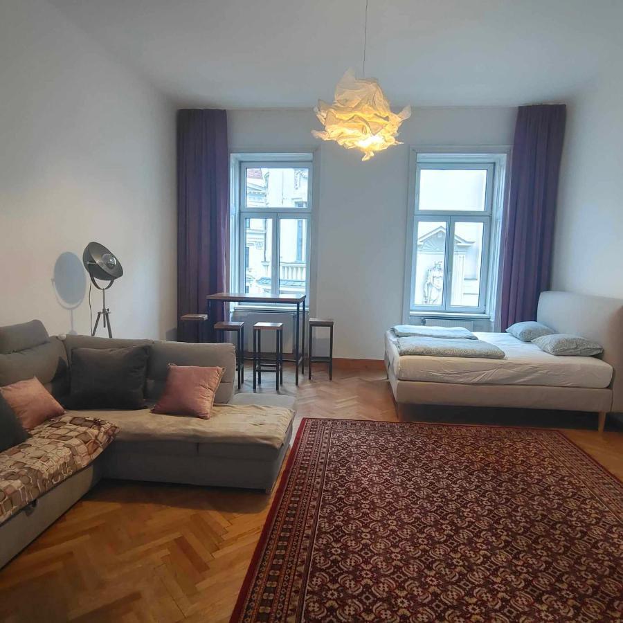 Large 4 In The Center Of Apartament *