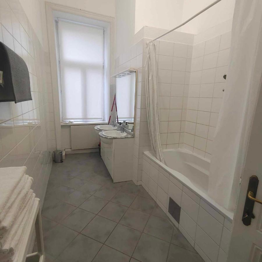 Large 4 In The Center Of Apartament *